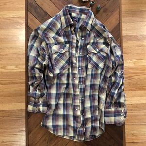 Vintage Levi’s pearl snap plaid.